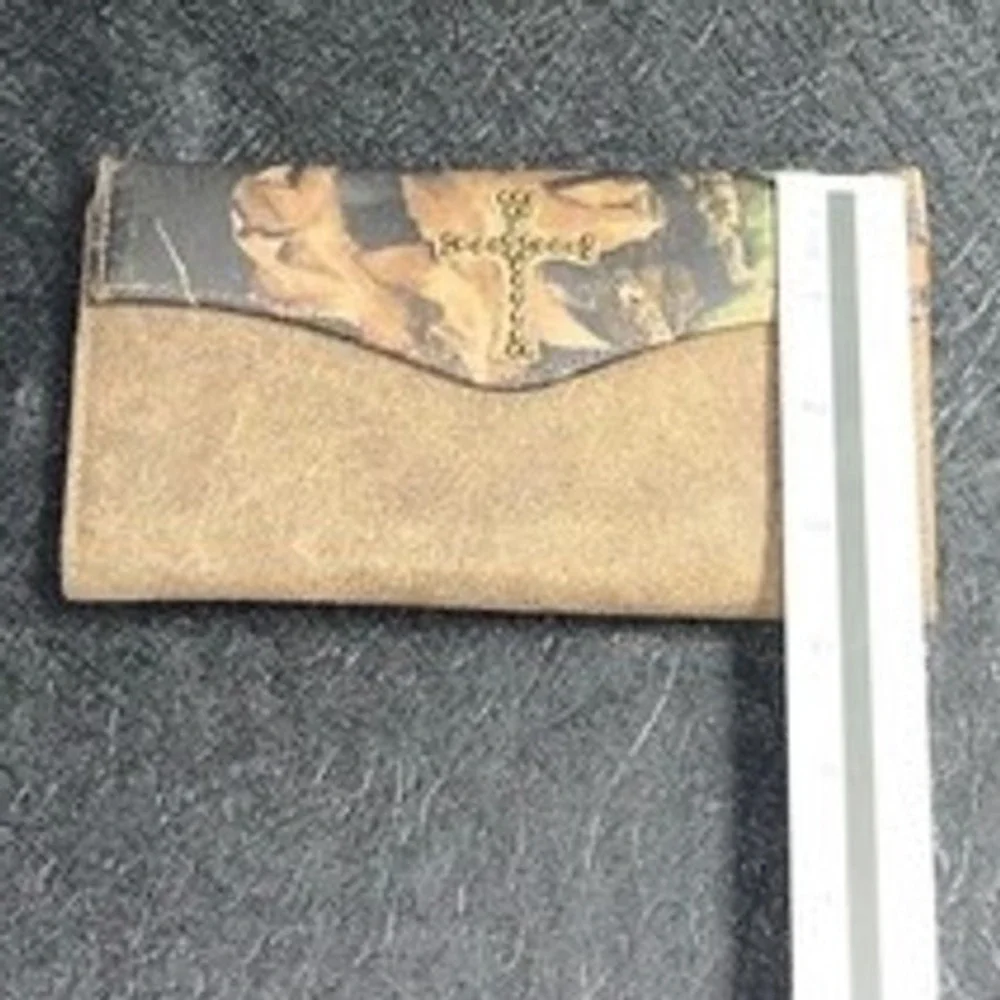 Nocona‎ Mossy Oak Camo Wallet Ladies Brown Western Cross Studded